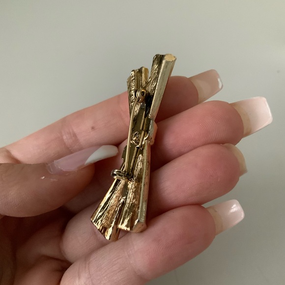 Vintage 90’S GERRY’S Gold X Bow Pin Metal Brooch Lapel Excellent condition - Picture 8 of 11